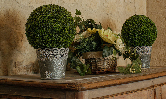 Furniture & Accent Pieces