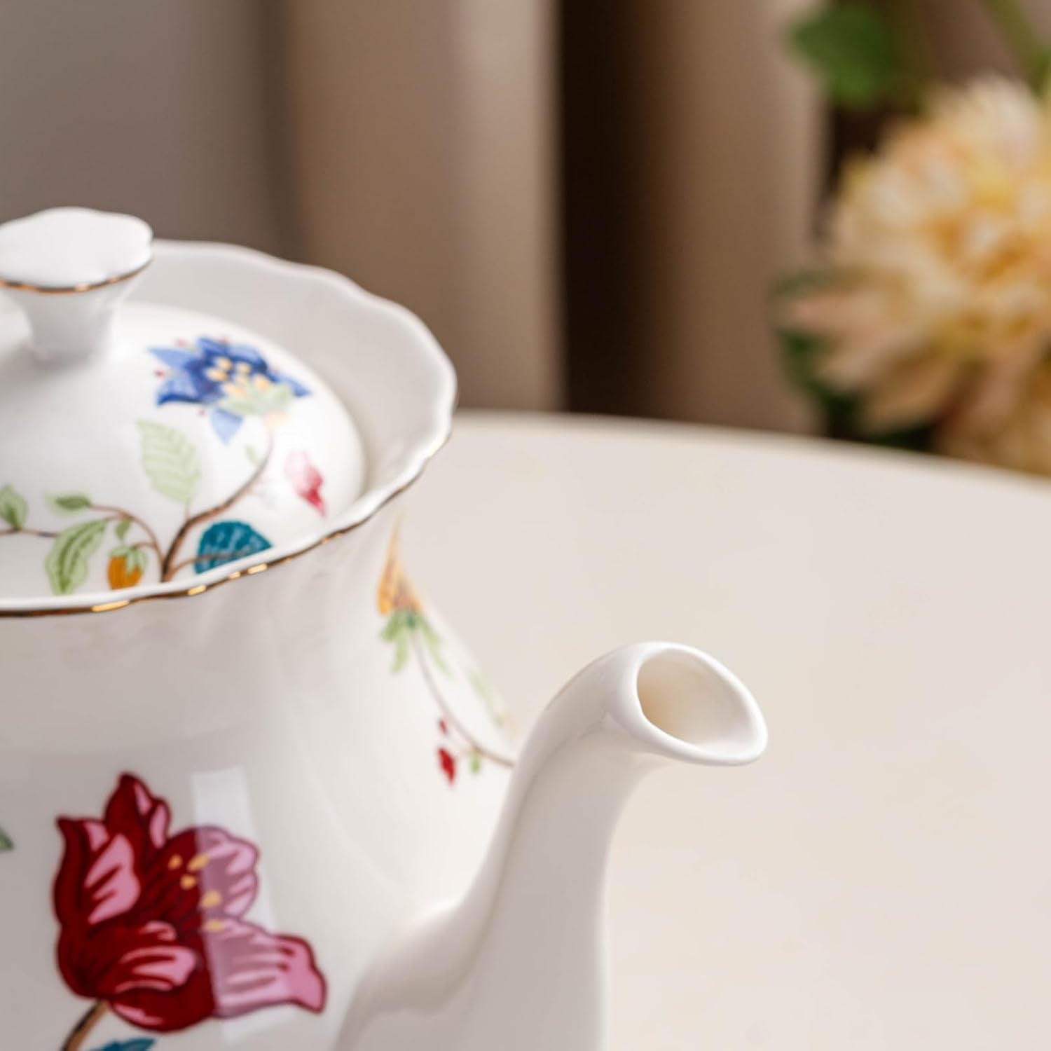 European Style Ceramic Flower Teapot Coffee Pot Water Pot Porcelain Gift Large 5.5 Cups (1, Blue and Red)