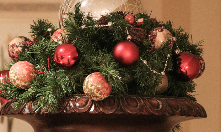 Seasonal & Christmas Decor