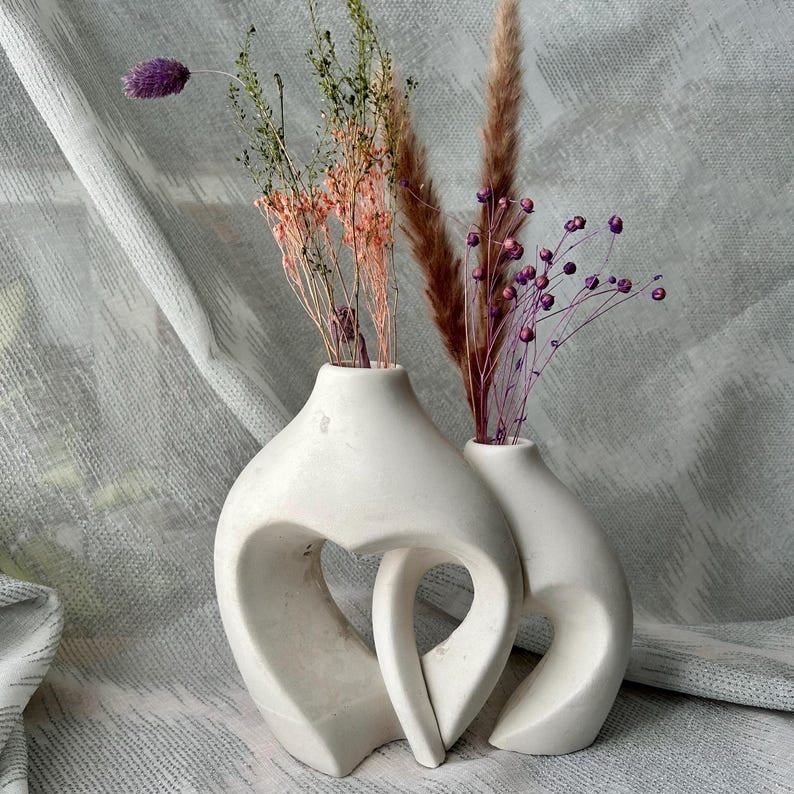 Leuca Vase - Handcrafted Elegance