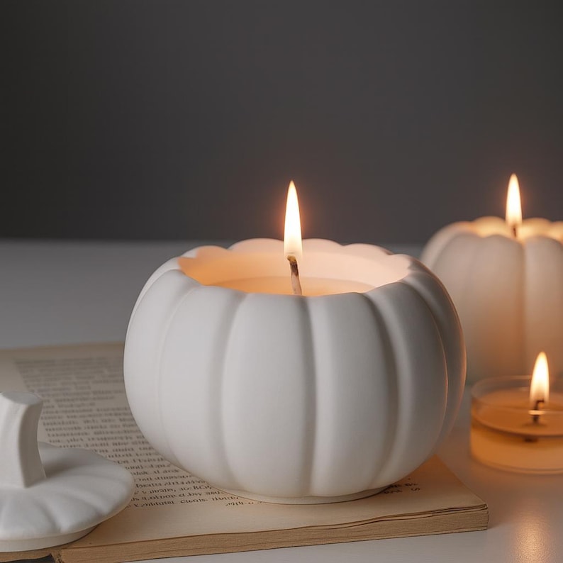 Amber Harvest Candle – Ceramic Pumpkin Edition